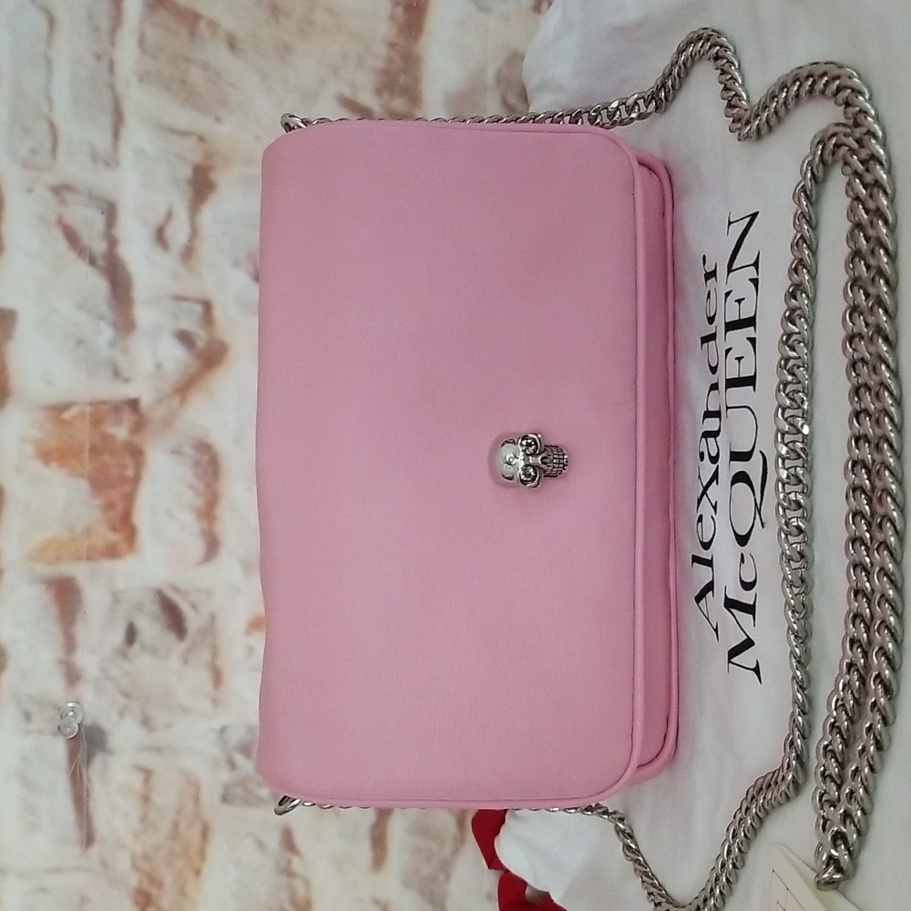 New Alexander McQueen Skull Shoulder Bag - Picture 4 of 13